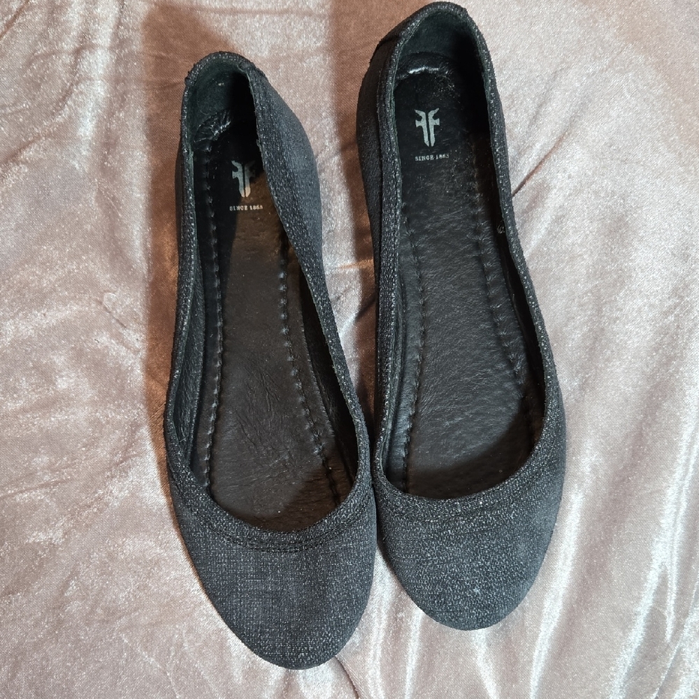 Black Flats by FRYE